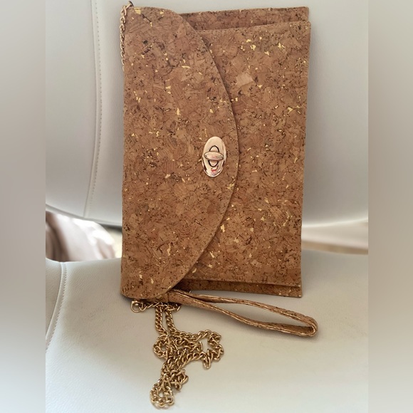 SALE! Sustainable cork, elegant versatile, envelope purse- Next Level NWOT - Picture 2 of 6